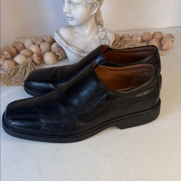 Johnston & Murphy 11 XW Stanton Waterproof Sheepskin Dual Width Shoes - Picture 5 of 12